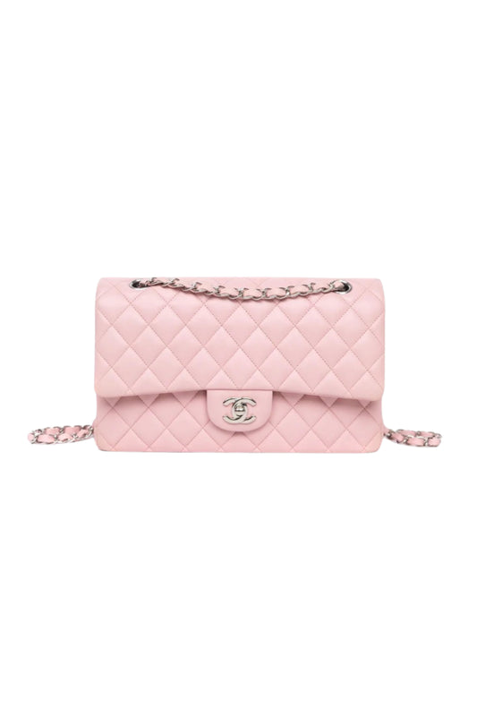 Chanel Classic M/L Medium Flap Quilted en Lambskin Pink con herrajes Silver.