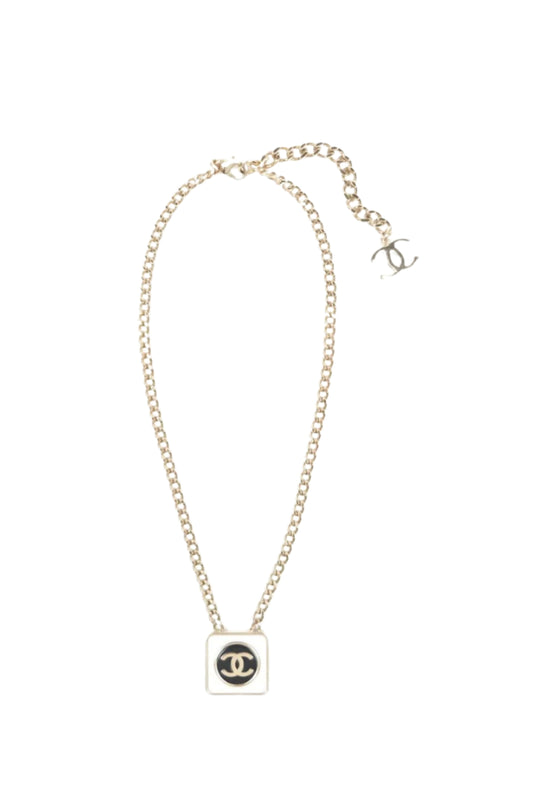 Chanel Square CC Necklace en Gold Tone, colección 23C