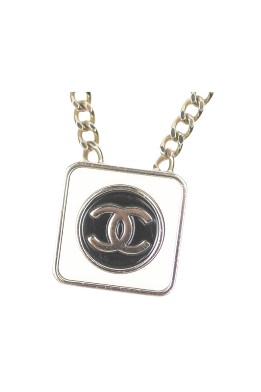 Chanel Square CC Necklace en Gold Tone, colección 23C