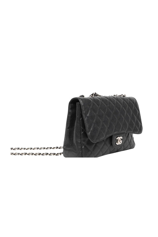 Chanel Jumbo Single Flap en Black Caviar con herrajes Silver.