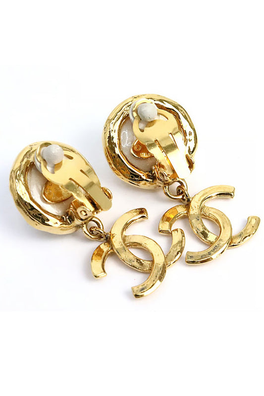 PENDIENTES CLIP CHANEL 93A PERLA Y DOBLE CC - BAÑO DORADO