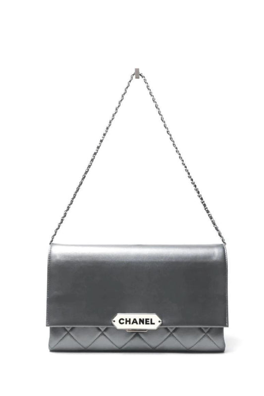 CHANEL CLUTCH WITH CHAIN
