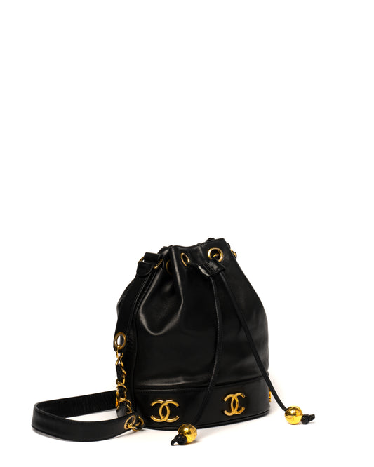 CHANEL BUCKET CAVIAR