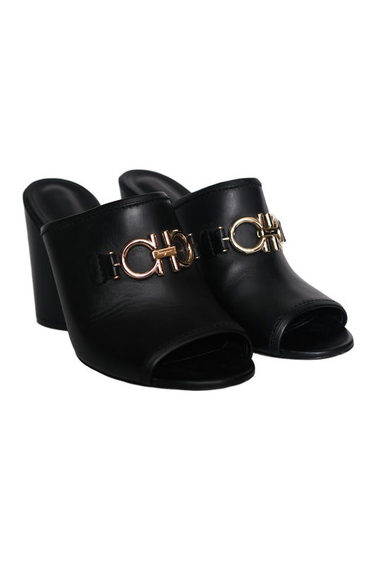 SANDALIAS TACÓN SALVATORE FERRAGAMO ROBINS MULE CUERO NEGRO