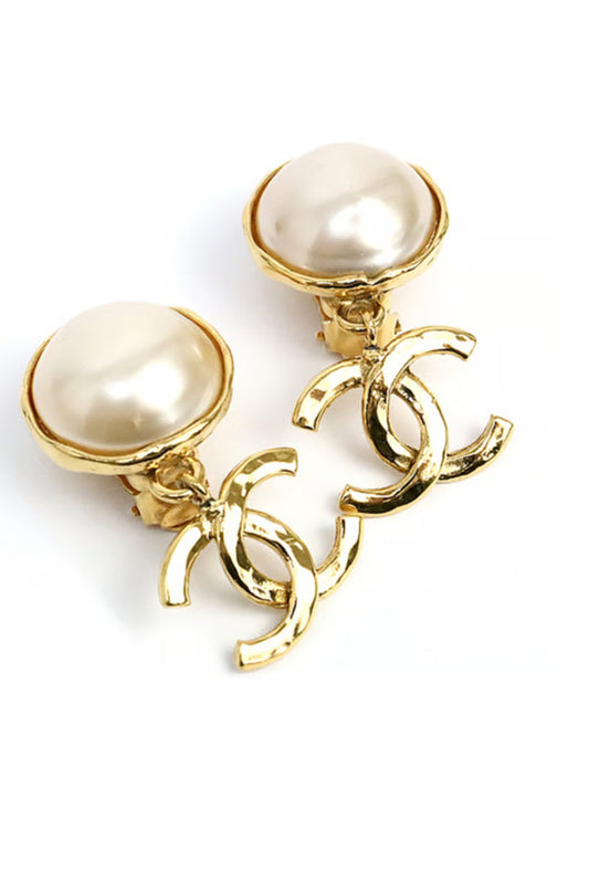 PENDIENTES CLIP CHANEL 93A PERLA Y DOBLE CC - BAÑO DORADO