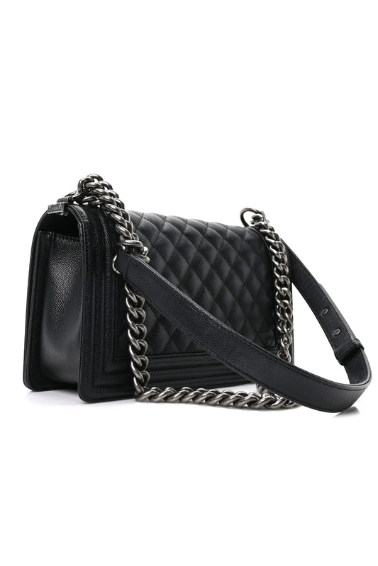 CHANEL CAVIAR QUILTED MEDIUM BOY FLAP BAG NEGRO