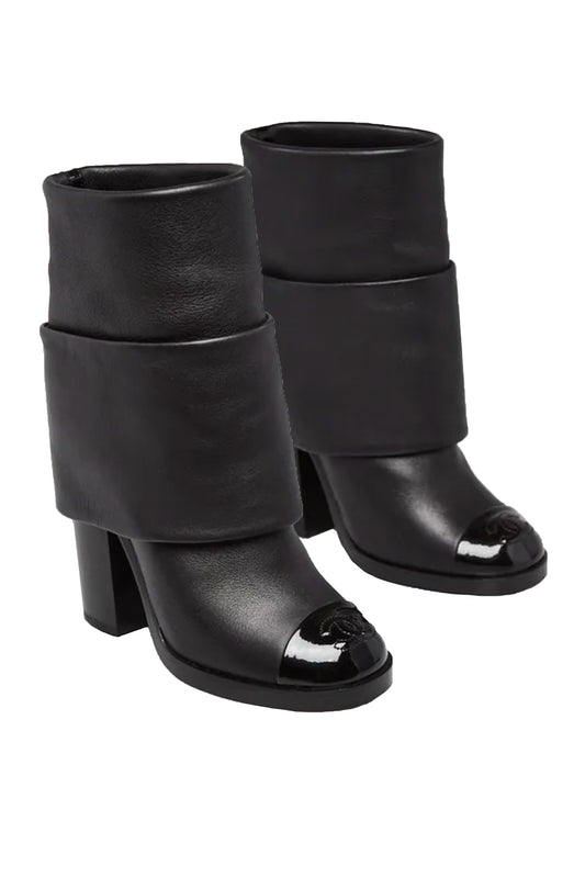 CHANEL FOLD-OVER CC ANKLE BOOTS LEATHER NEGRO
