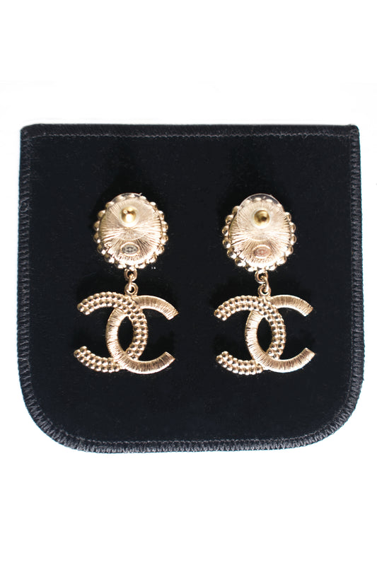 VINTAGE CHANEL CC CRYSTAL FAUX PEARL PENDANT ARETES COLGANTES
