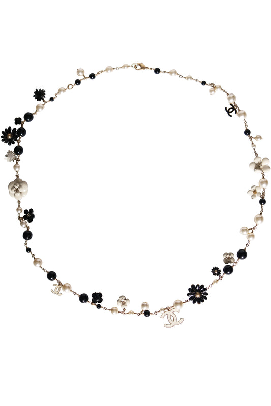 VINTAGE CHANEL CC PEARL ENAMEL RESIN BEADED CAMELIA COLLAR