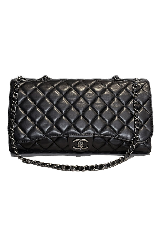 BOLSO CHANEL JUMBO CLASSIC SINGLE FLAP LAMBSKIN NEGRO - (SHW)