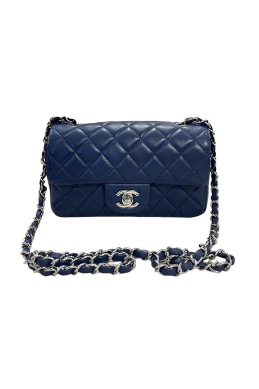 CHANEL CLASSIC FLAP BAG