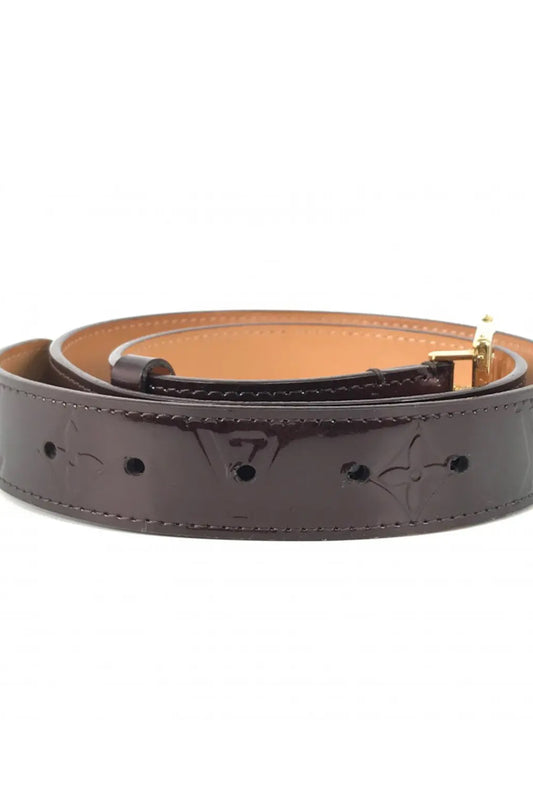 LOUIS VUITTON CINTURÓN HOCKENHEIM DE CHAROL CON HEBILLA LV DORADO