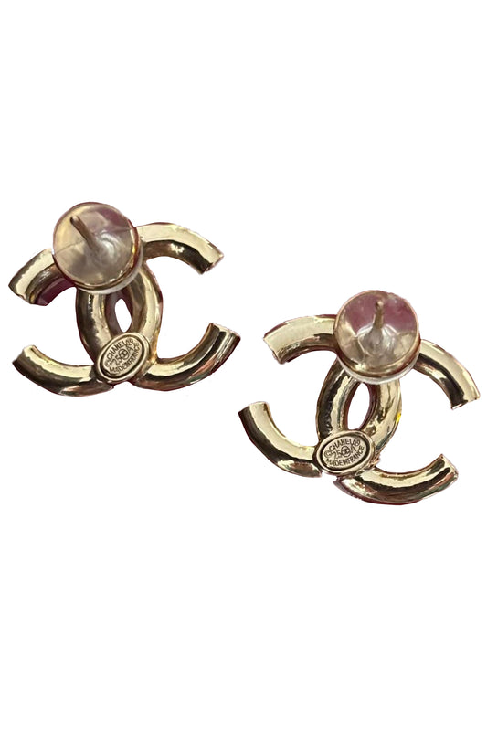 CHANEL CC ENAMEL EARRINGS - BLANCO & DORADO